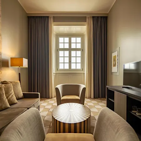 Do Colegio Hotel 4*