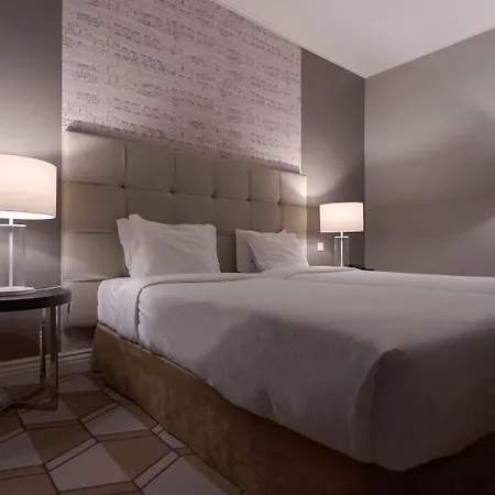 Do Colegio Hotel 4*