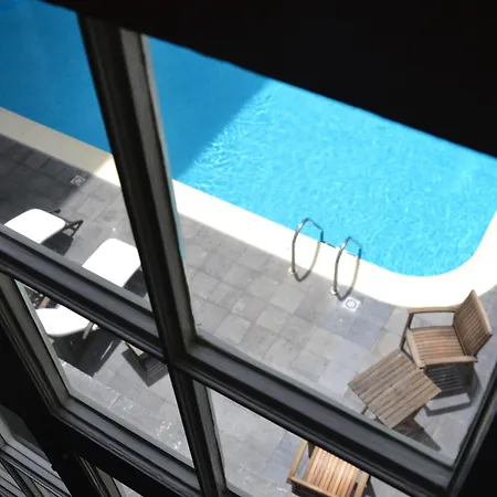 ドゥ コレヒオ 4*